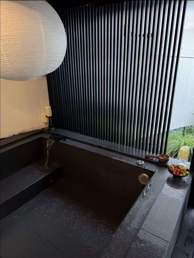 避世歸隱一庭一湯，一屋一景