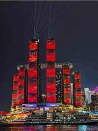 解放碑高空浸池酒店，瞓住睇洪崖洞夜景真係爽到爆！