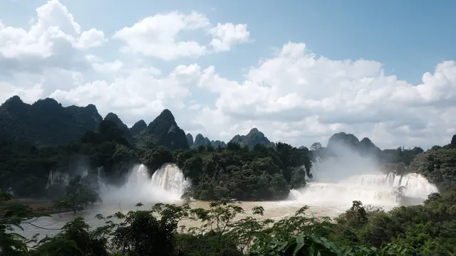 中越邊境私享！豐水季的德天黃金雙瀑