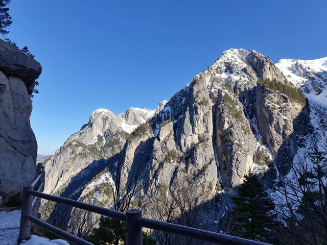 登頂嵩山雪後仙境