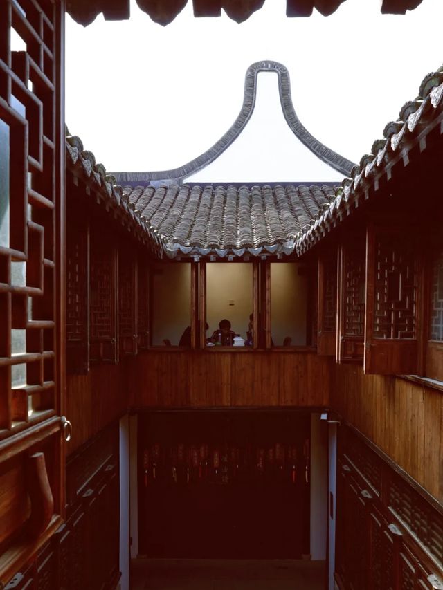 良辰美景奈何天，賞心樂事誰家院？