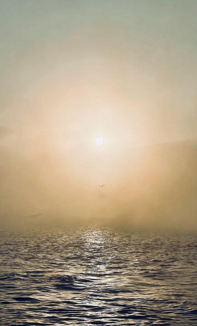 晨霧中的瀘沽湖，太美了