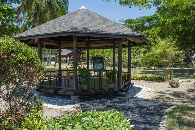 佳藍汶萊度假村之旅 | 沙灘、驚喜與美食 佳藍汶萊度假村位於馬來西亞的亞庇，是個遠離喧囂的悠