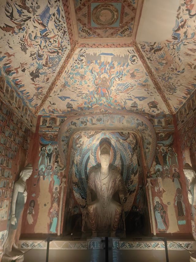 張掖+嘉峪關+敦煌8日遊：丹霞地貌的奇觀，敦煌文化的精髓