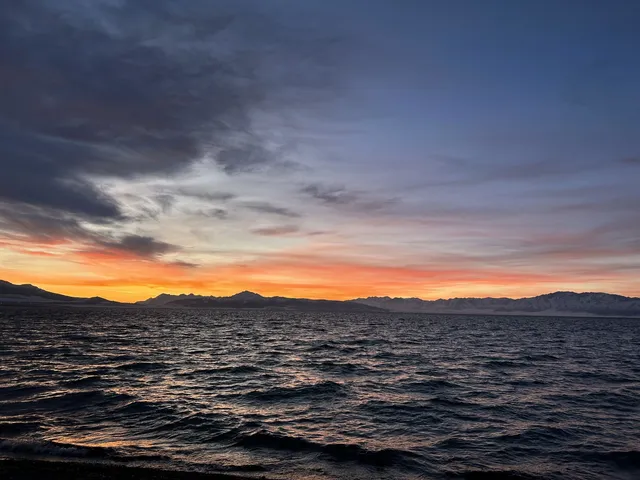 成都飛賽里木湖3日遊（11月22日）