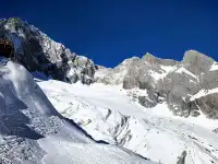 一日攬三景:帶娃暴走玉龍雪山雲杉坪藍月谷