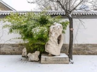쓰촨성 동부의 다주(大竹)라고 하면 강과 푸르름으로 둘러싸인 작은 도시인 줄만 알았는데, 이곳은 산수의 영험함뿐만 아니라 슬로우 라이프 스타일의 수공예 체험 여행까지 즐길 수 있는 곳이었습니다! 이번 코스에서는 윈우산, 우펑산 국가삼림공원, 칭허 고진 등 자연과 인문이 어우러진 명소들을 총정리했습니다. 산에서 직접 초목을 채집하고 독특한 초목 염색 수공예를 체험하며, 산야의 맑은 향기와 부드러운 색감을 에코백에 가득 담아보세요. 예전에 방문했던 분이든 처음 방문하는 분이든, 두 손과 마음으로 자연을 느끼는 이 기념품은 다주 여행의 가장 따뜻한 하이라이트가 될 것입니다!