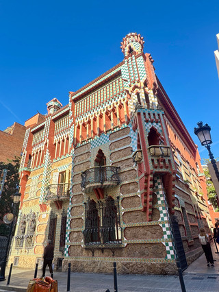 Gaudí's first masterpiece is stunning! This hidden gem World Heritage site | A must-visit for Gaudí fans