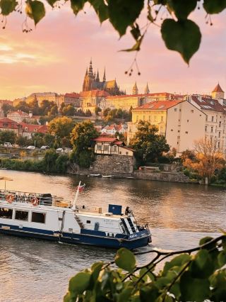 6-Day Multi-Country Europe Tour Guide