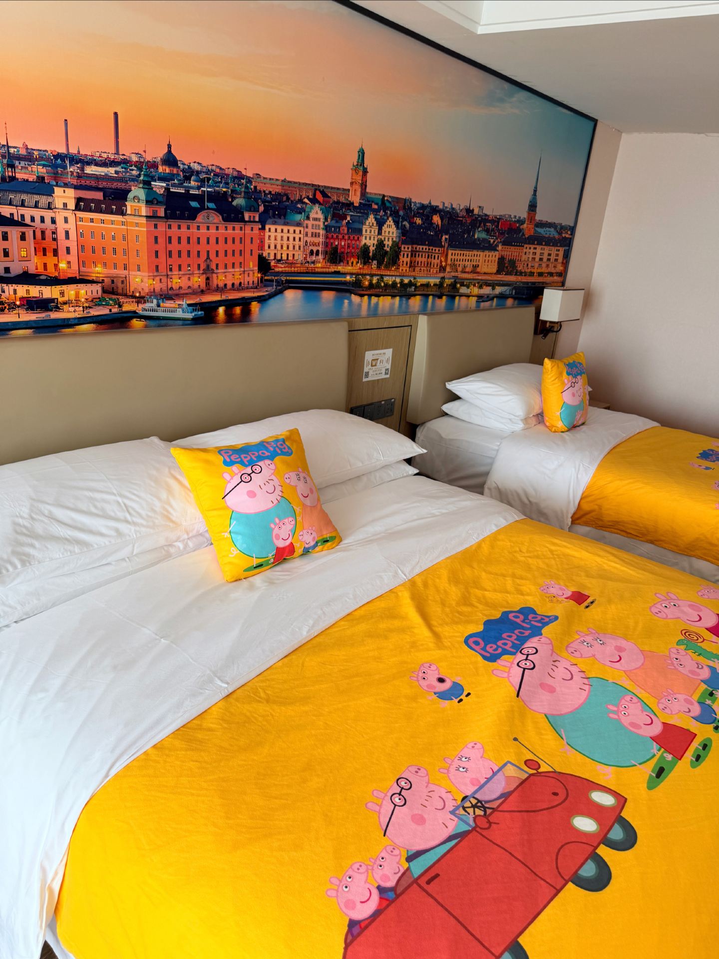 Spacious enough for a family of 4! The Peppa Pig family room at Vienna Hotel is a fantastic experience.