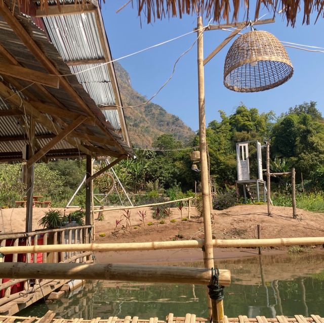ノーンキャウ最高の水上レストラン　Ou River House