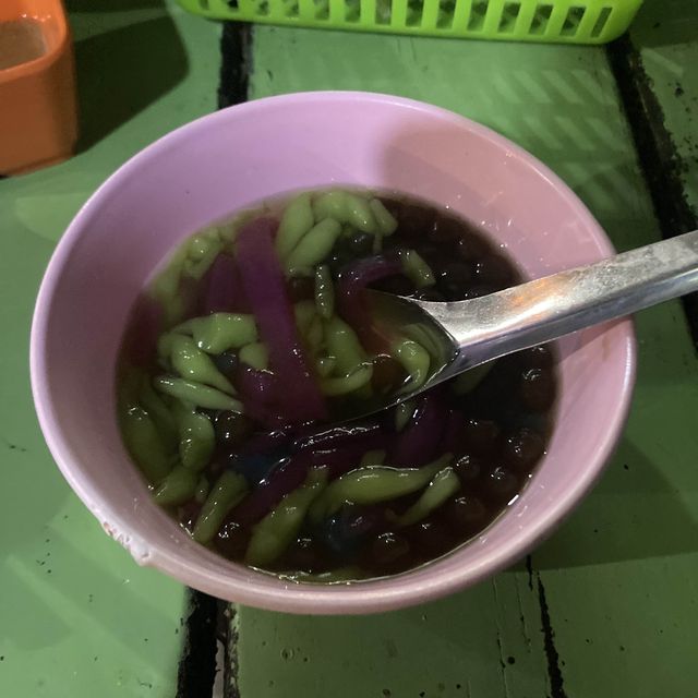 内陸国ラオス辺境のルアンナムターでまさかのseafood buffet