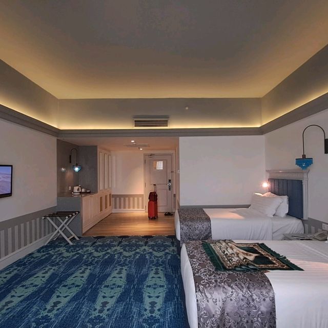 GREEK INFLUENCE HOTEL : LA CRISTA MALACCA