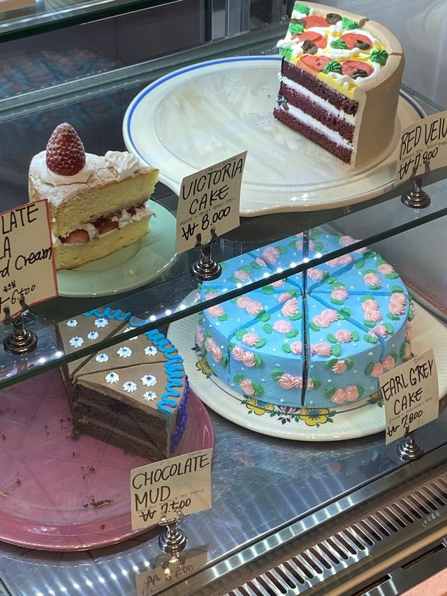 동화속 같은 카페 레터링케이크 원조 맛집 연남동 딩가케이크