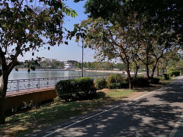 Somdet Phra Srinakarin Park 