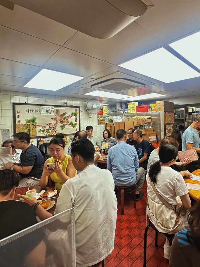 [香港] 遠近馳名絲襪奶茶創始店 必吃的排隊美食茶餐廳-蘭芳園