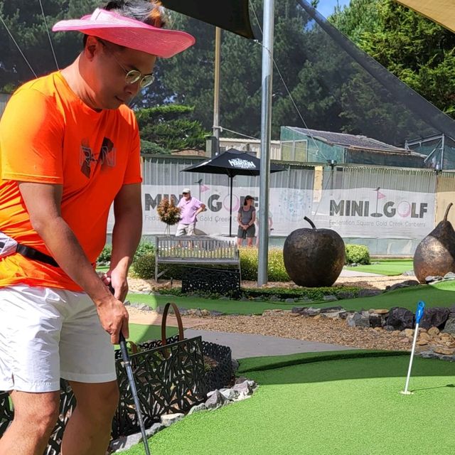 坎培拉18洞mini golf, 三五知己休閒一下