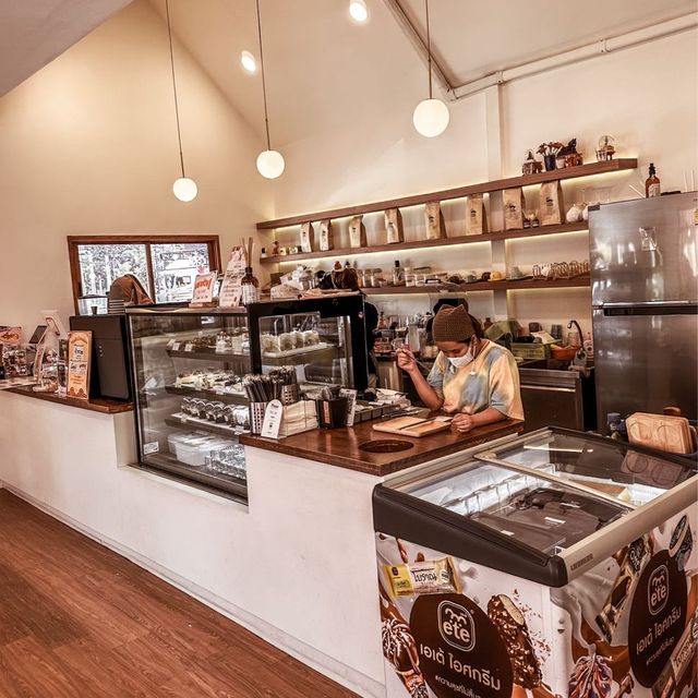 เพลิน คาเฟ่ ร้านกาแฟแนะนำย่านบางปู