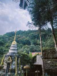 วัดร้อยปีที่แม่กำปอง