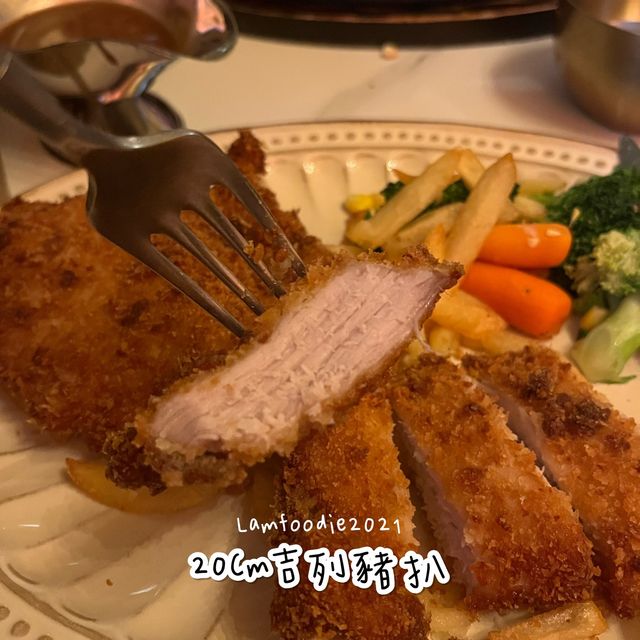 旺角排長龍巨型鋸扒