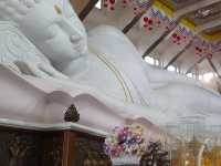พระพุทธไสยยาสน์ศาสดามหามุนี (วัดป่าภูก้อน)