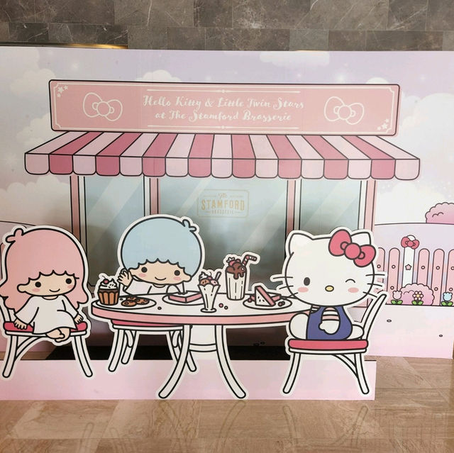 Hello Kitty pop up cafe