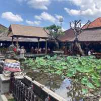 ウブド地区　【Ubud Water Palace】
