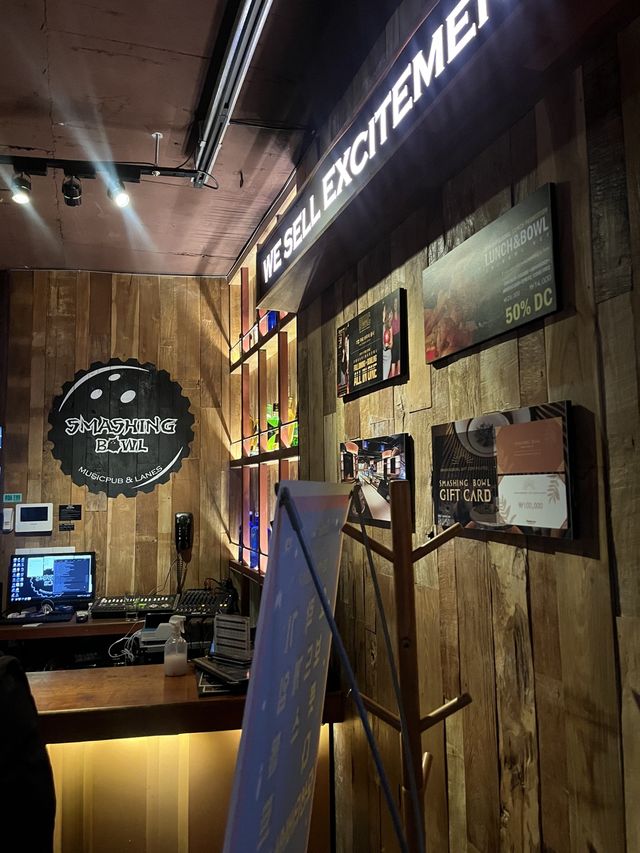 홍대 이색 놀거리를 찾는다면 스매싱볼링 강추🎳