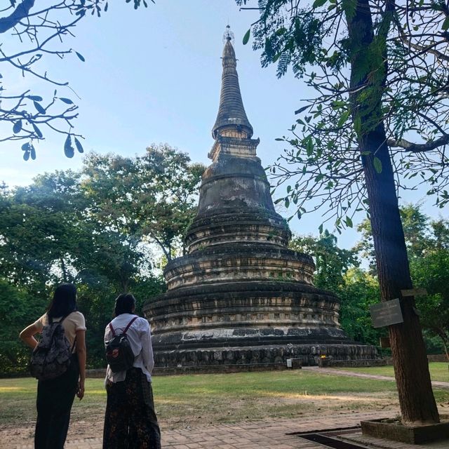 กราบไหว้ขอพร วัดโบราณ "วัดอุโมงค์"