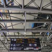 スワンナプーム国際空港は、２４時間お買い物出来るし、ラウンジが使えて、とっても便利で綺麗な空港