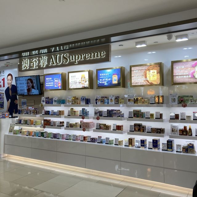 「荃灣商場」：地鐵站附近，注意行李