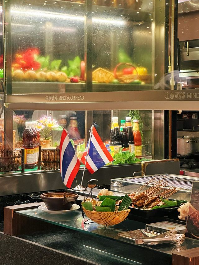 《台北》喜來登飯店內松葉蟹吃到飽 泰國美食節登場-十二廚