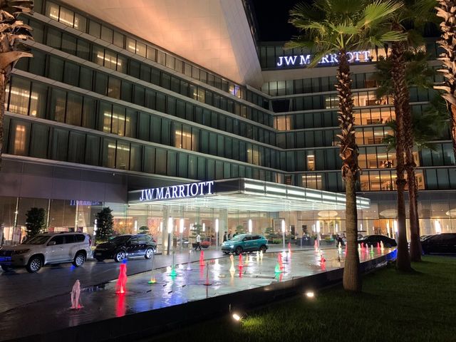 ベトナム　ベトナム観光　 JW マリオット ホテル ハノイのライトアップが素晴らしい！