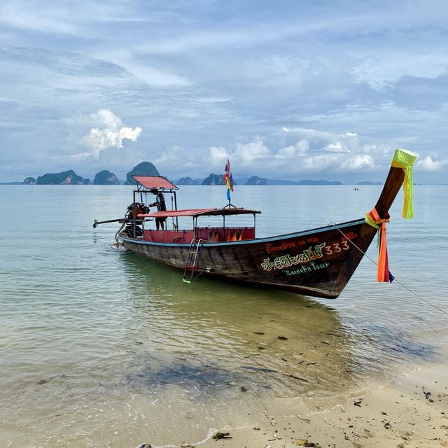 Krabi's Tranquil Beach Paradise