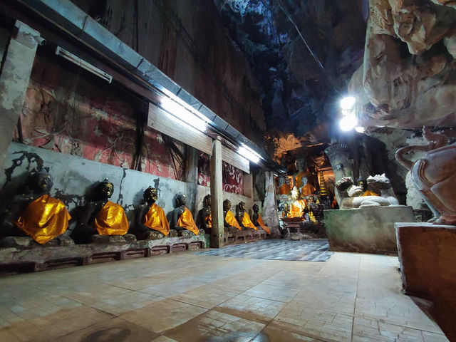 ชมความงดงาม สักการะสิ่งศักดิ์สิทธิ์ในถ้ำเชียงดาว ⛰️