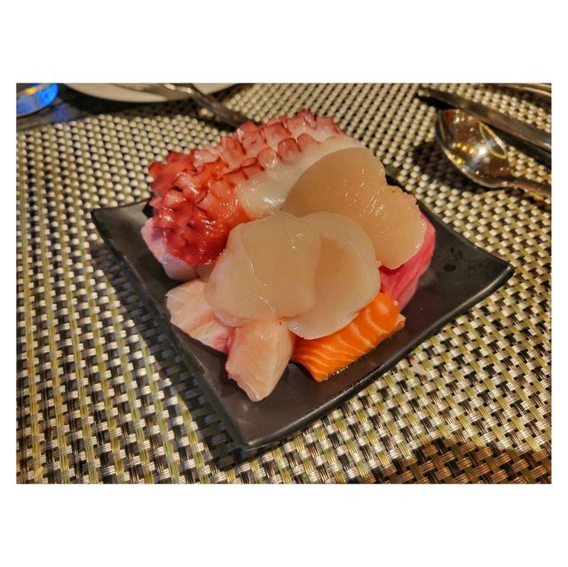 香港性價比酒店自助餐。Three on Canton