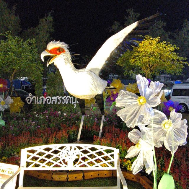 เที่ยวชมหุ่นฟางนกที่สวยเหมือนนกจริง 