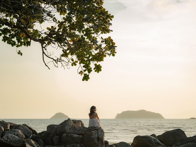 ที่พักติดทะเล สุดโรแมนติกบนเกาะช้าง