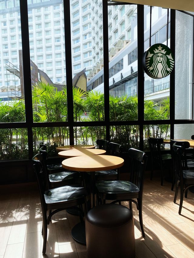Starbucks in Highland 🍵☕️🥤