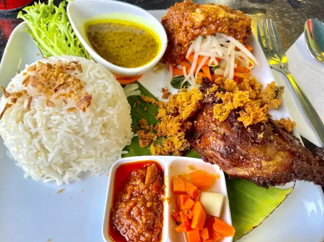 คาเฟ่บากุส