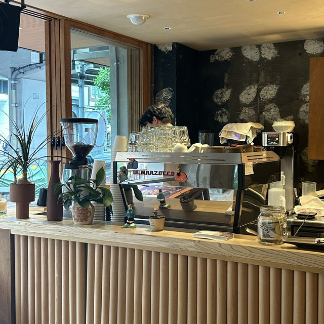 도쿄 롯폰기 대형카페 COMMON ‼️