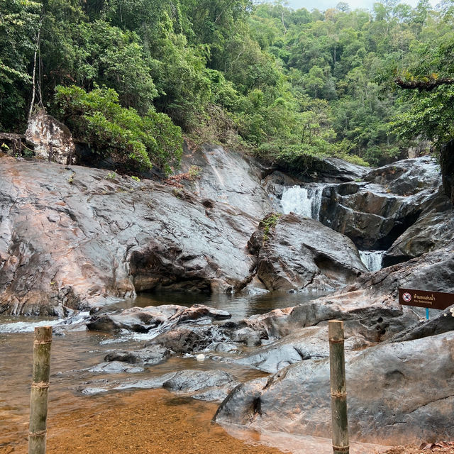 เที่ยวน้ำตกธารมะยม เกาะช้าง Kohchang🇹🇭🏝️🐘