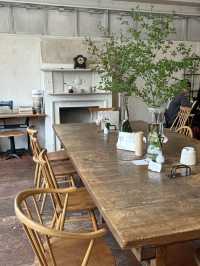 【北海道カフェ】紫陽花の咲き誇るお店に入るとコーヒーのいい香り