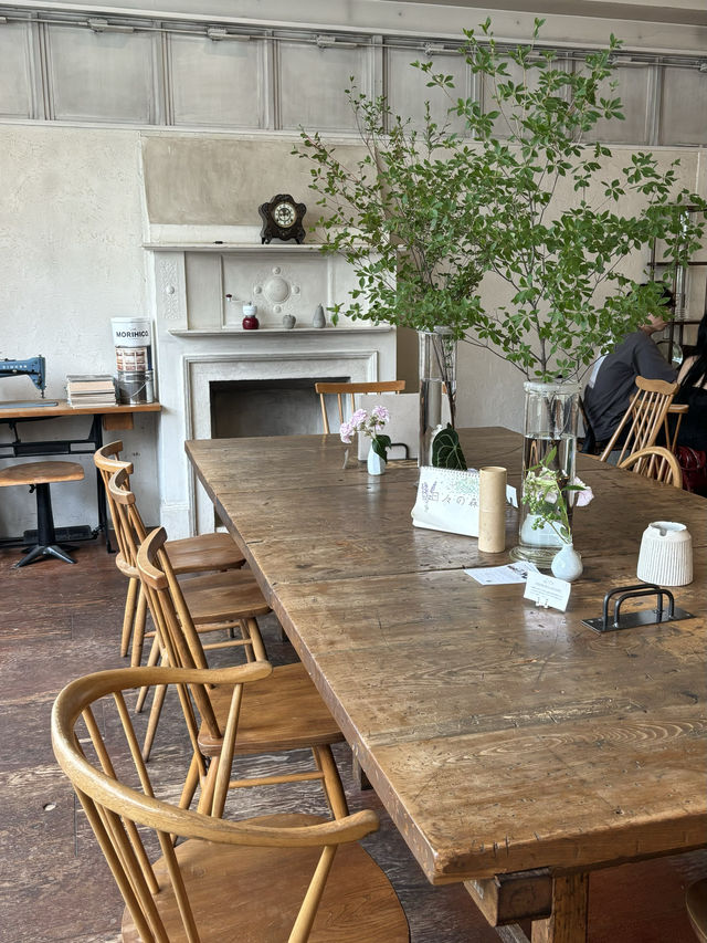 【北海道カフェ】紫陽花の咲き誇るお店に入るとコーヒーのいい香り