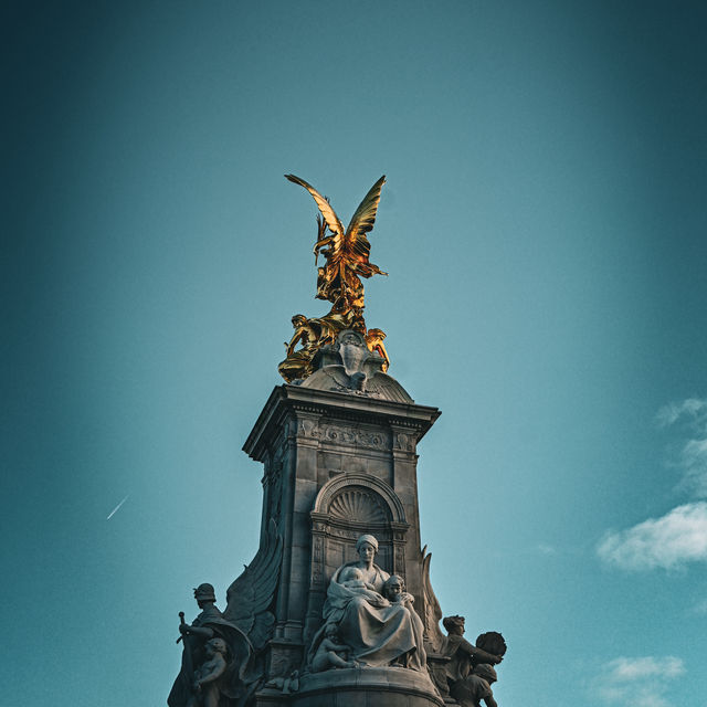 Marvel at the Majesty: Buckingham Palace's Grand Exterior