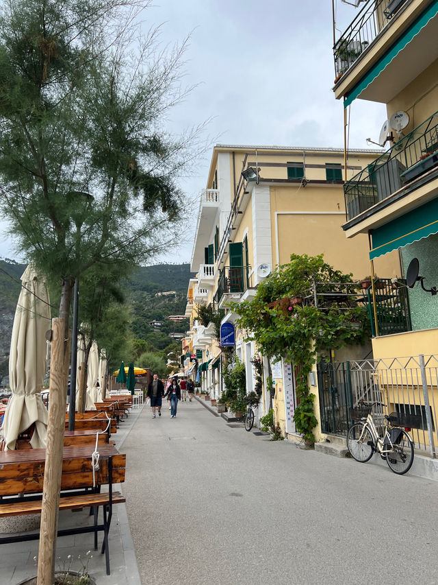 意大利🇮🇹五漁村迷人小鎮Monterosso😗海灘🏖️度假勝地