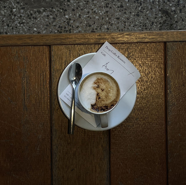 エスプレッソが革命的に美味しいお店"deep Coffee roasters"☕️ 