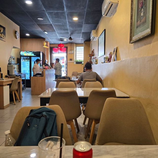 ร้านอาหารรางวัลมิชลินไกด์ 老品The Pinn