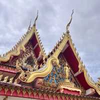 🕌 Exploring the Tranquil Wat Ong Teu in Vientiane, Laos! ✨
