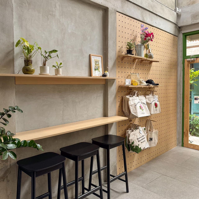 REN - Cafe & Goods 